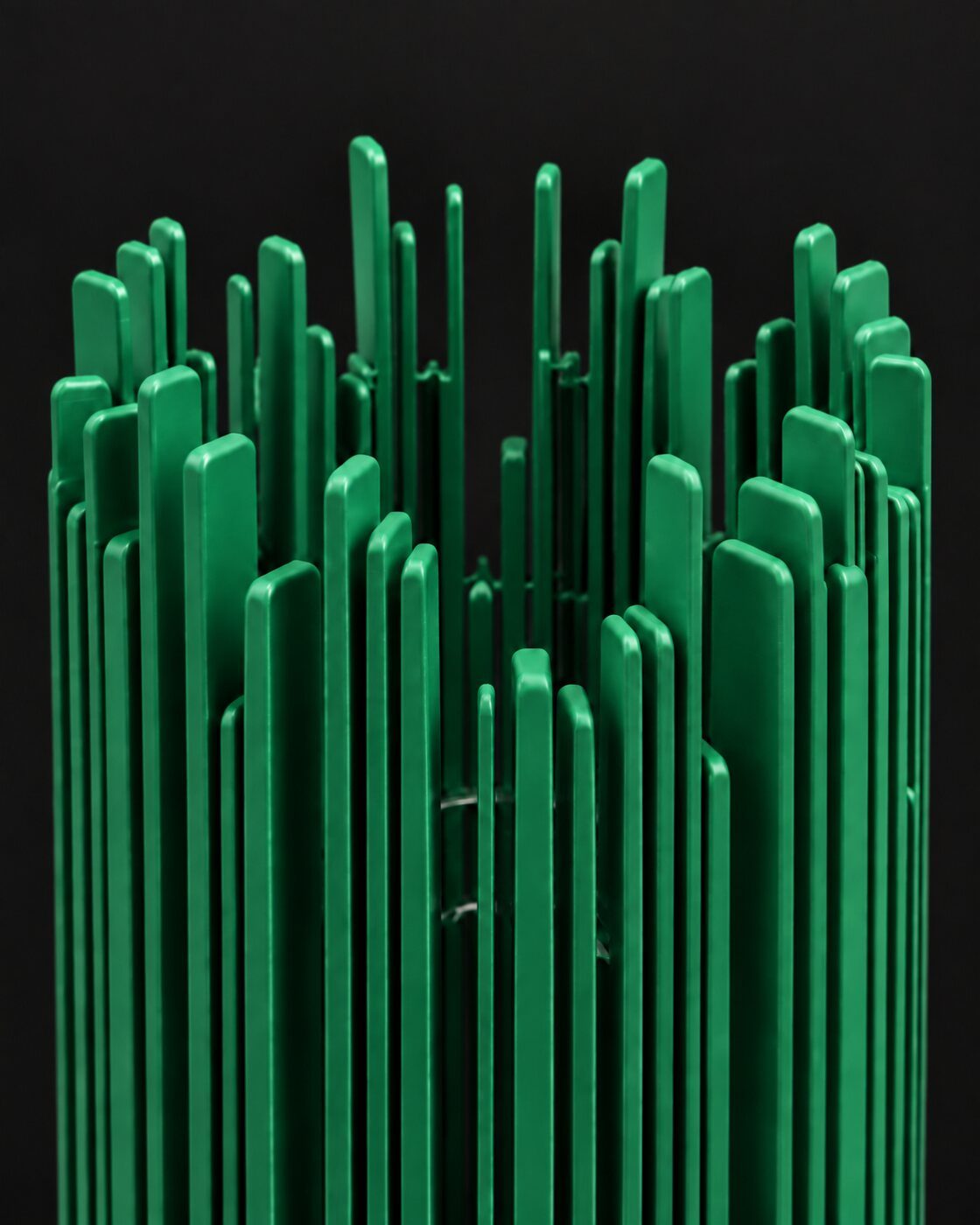 Close view of the staggered tops of EVERGREEN's ribs