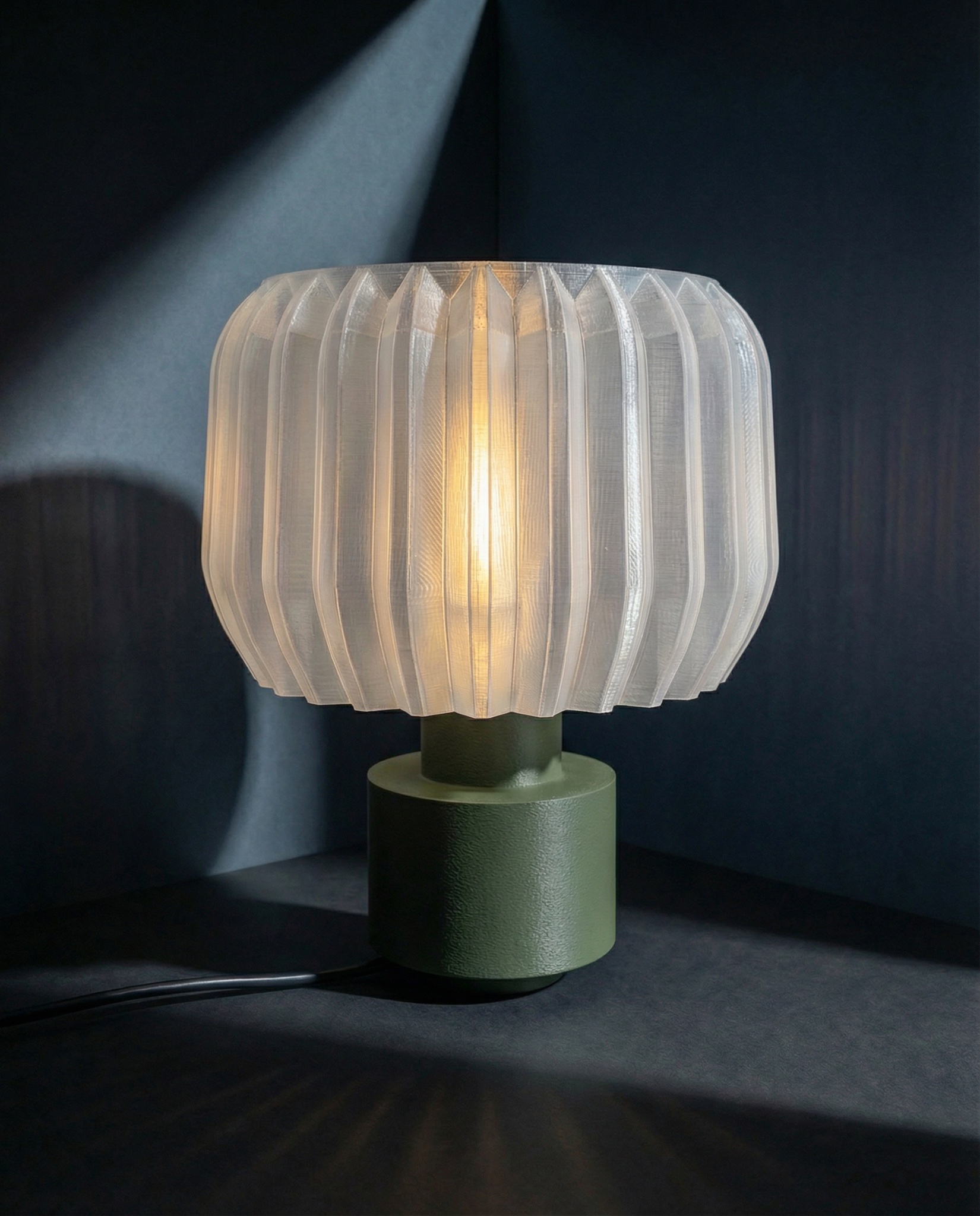 How to choose the right table lamp size