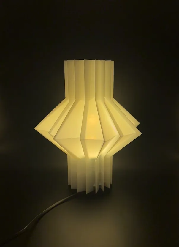 Lamp geometry rendered through material choice